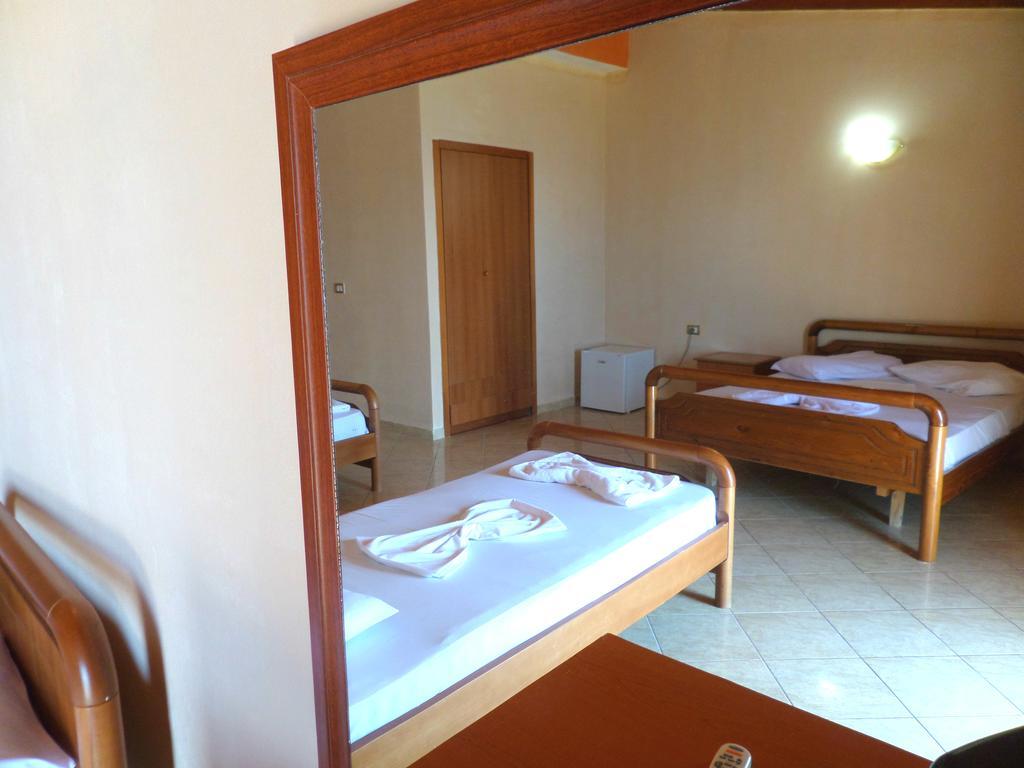 Hotel Belle Vue Dhërmi Szoba fotó