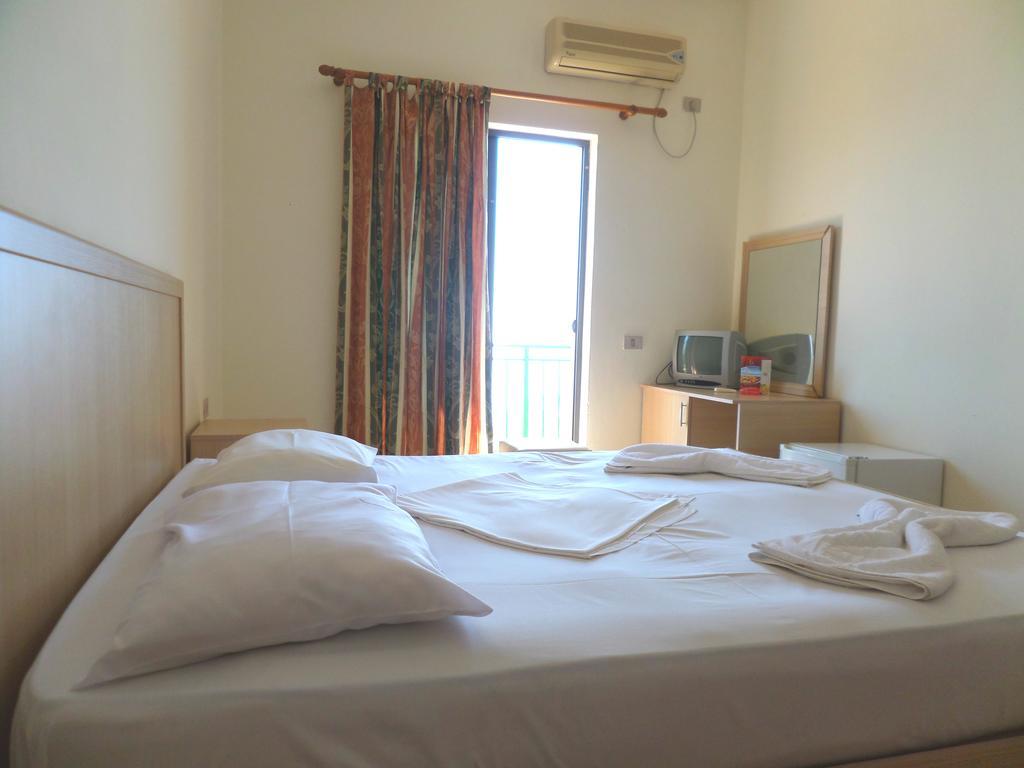 Hotel Belle Vue Dhërmi Szoba fotó